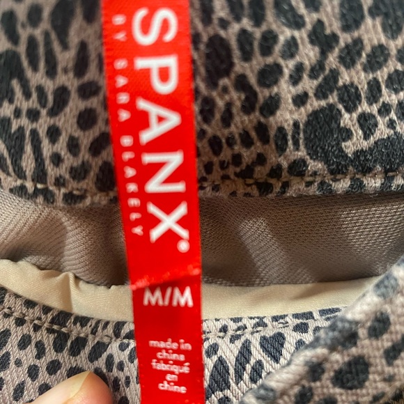 Spanx size medium animal print‎ jeggings - Picture 6 of 11